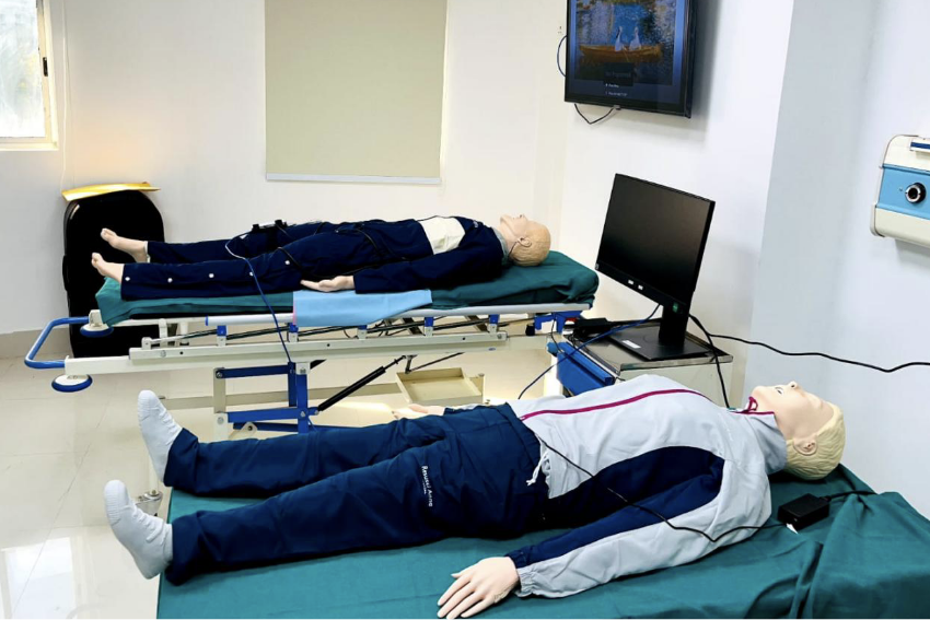 Demonstration in High Fidelity Simulation skill lab in presence of Hon’ble Minister, Health & Family Welfare.